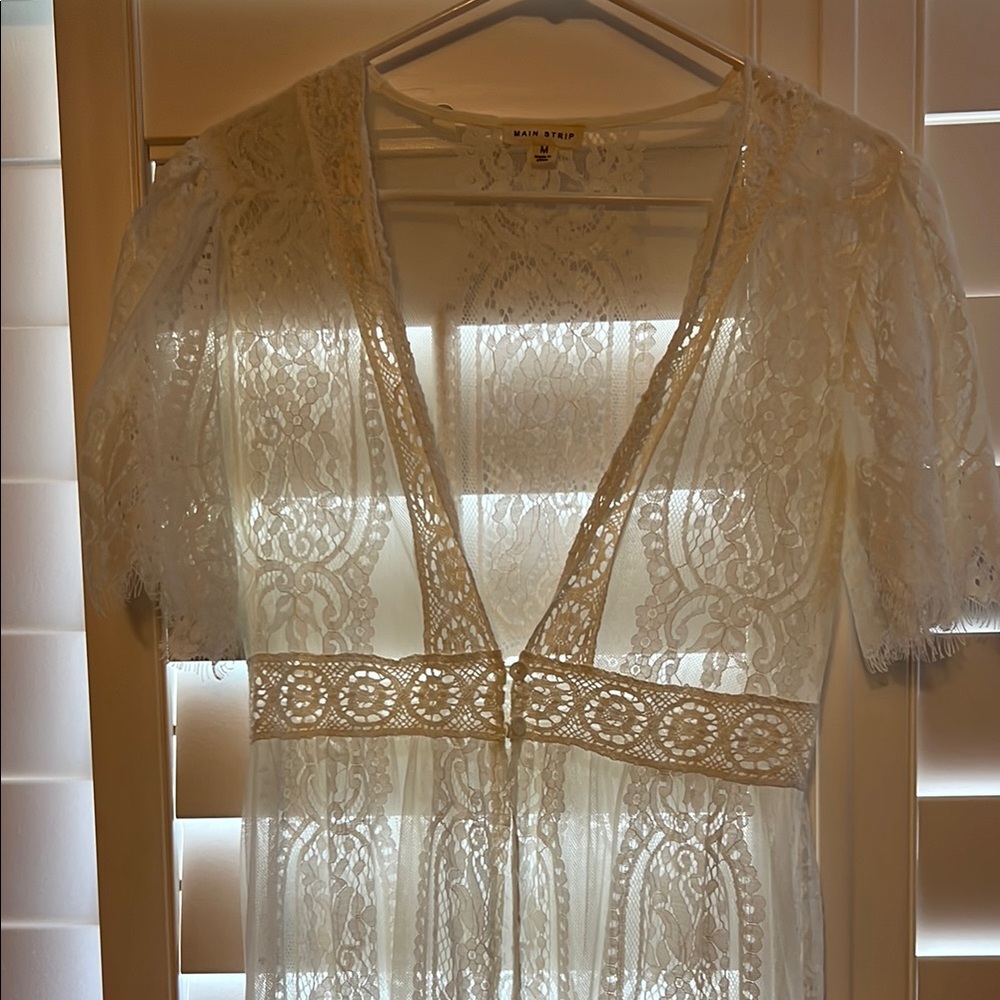 Main Strip White Lace Maxi Dress - Picture 4 of 5